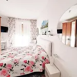 Flowers Апартаменты *